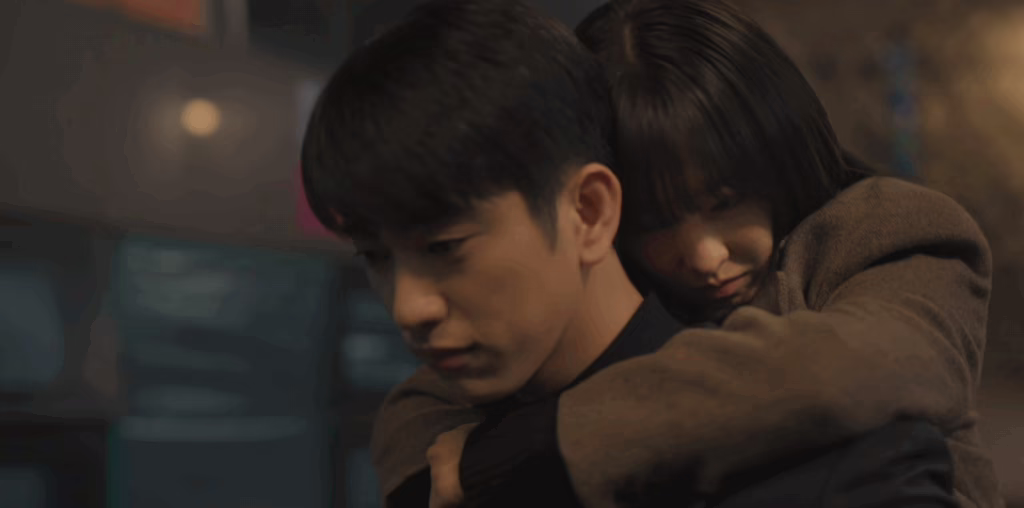 미지를 업어주는 호수